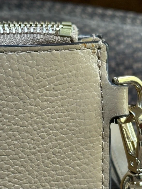 Michael Kors Jet Set Large Zip Clutch Wallet wristlet w/pebbled leather. - Picture 8 of 16